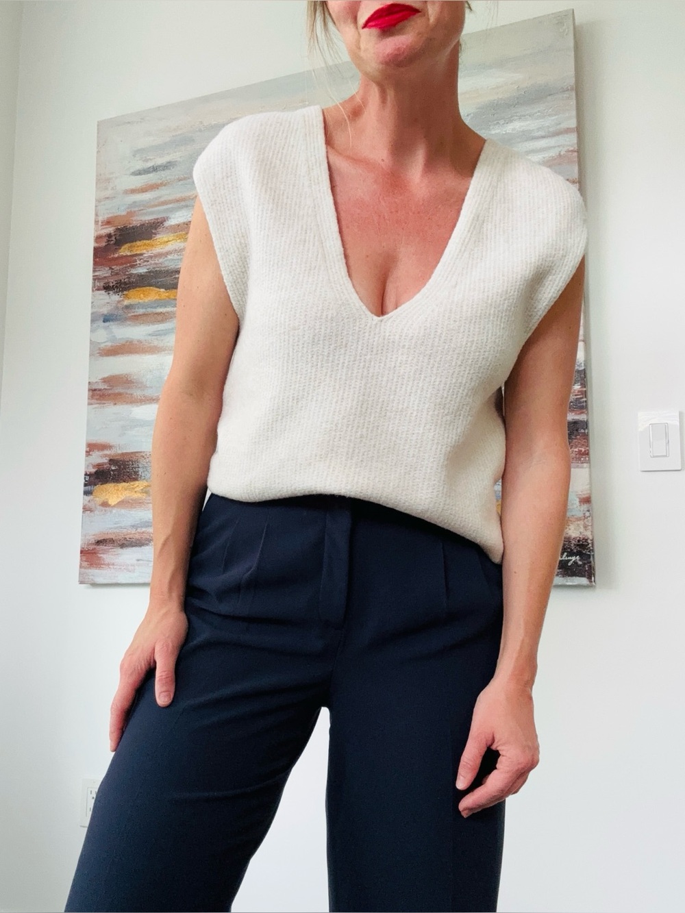 UNIQLO V-Neck Sleeveless Sweater Vest Top Oyster White Size Medium